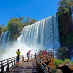 Flybondi aterriza en Perú y te acerca a los 4 destinos turísticos de Iguazú para disfrutar las fiestas de fin de año