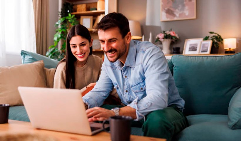 Seguridad y bienestar: recomendaciones para adultos que viajan al exterior